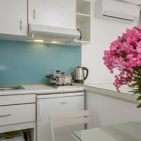 شقة Lygdamis Downtown 3 Star *