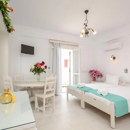 Lygdamis Downtown 3 Star Apartment