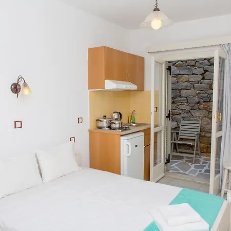 Lygdamis Downtown 3 Star Apartment *